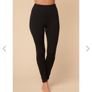 OS black leggings from Nanamacs 🖤